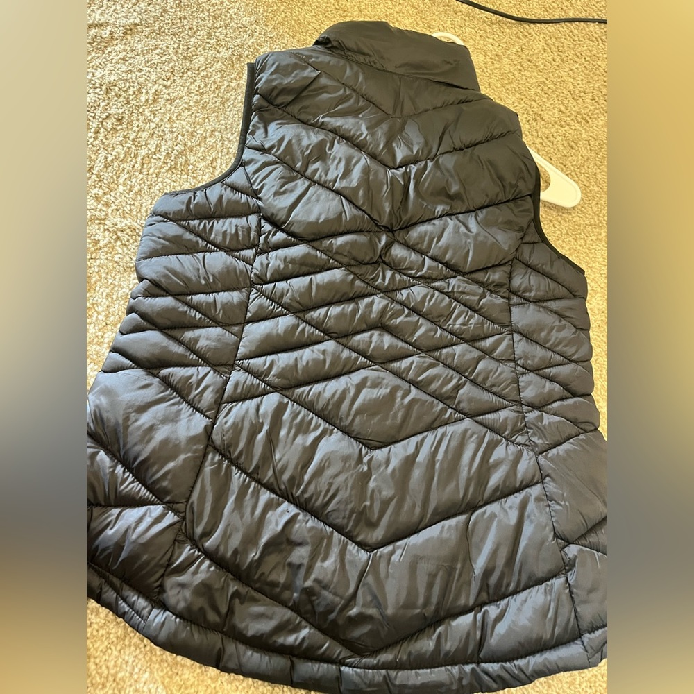 Vest - Picture 2 of 4